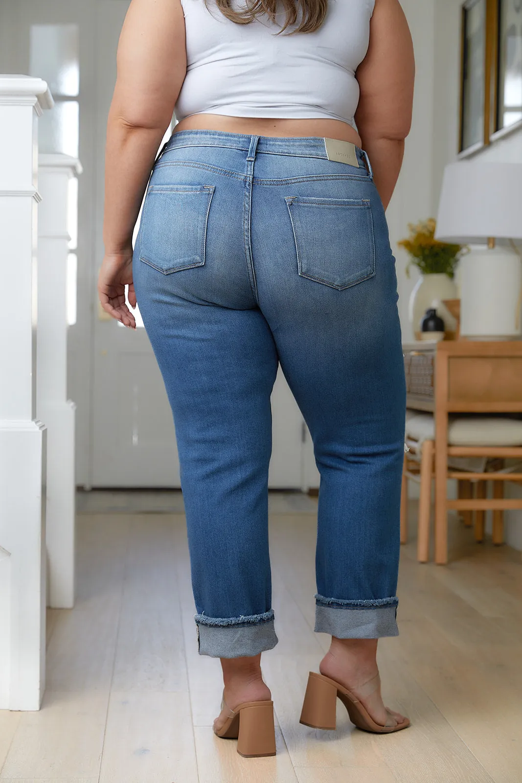 Belinda High Rise Distressed Straight Jeans (20,22)