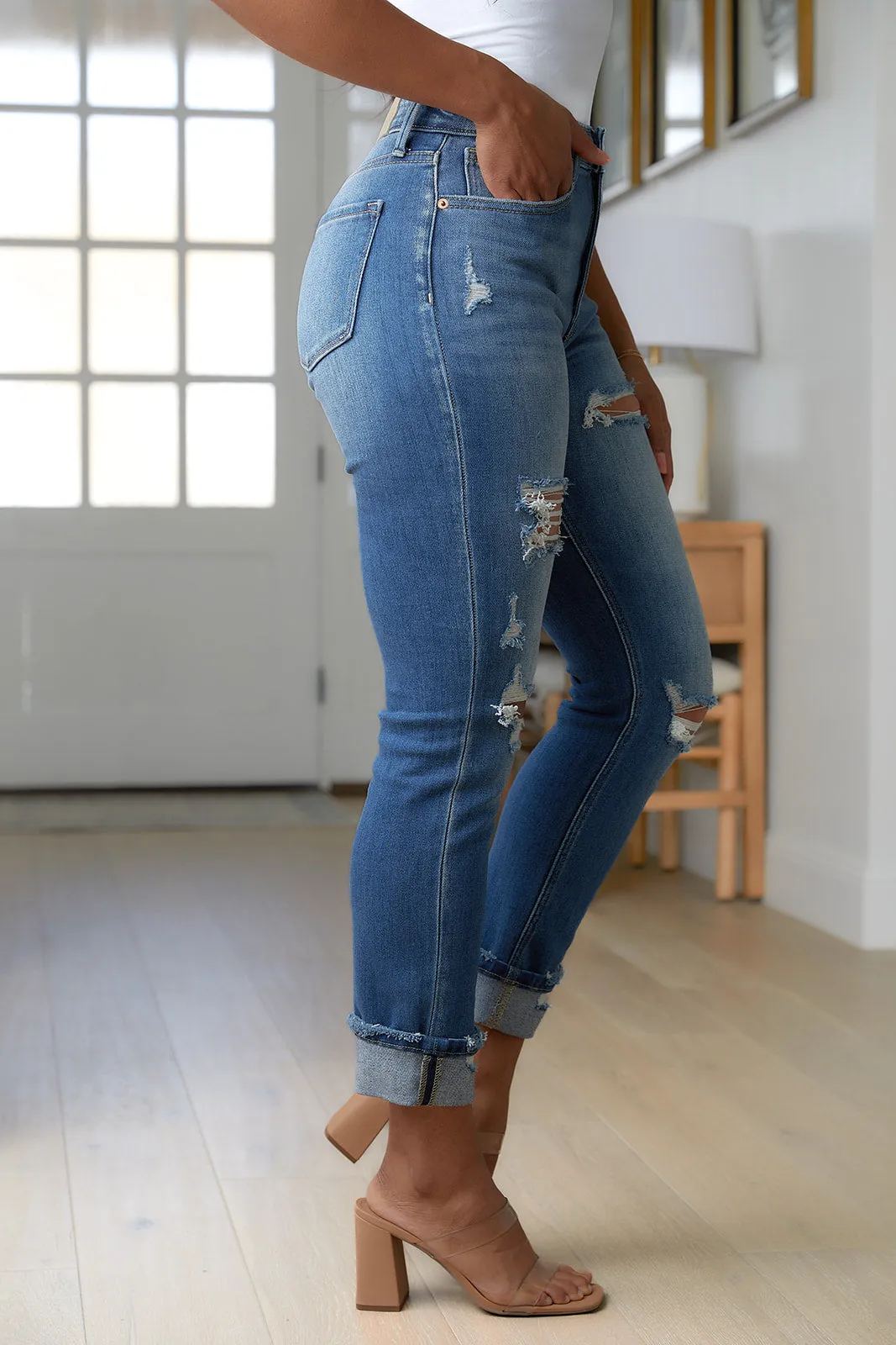 Belinda High Rise Distressed Straight Jeans (20,22)