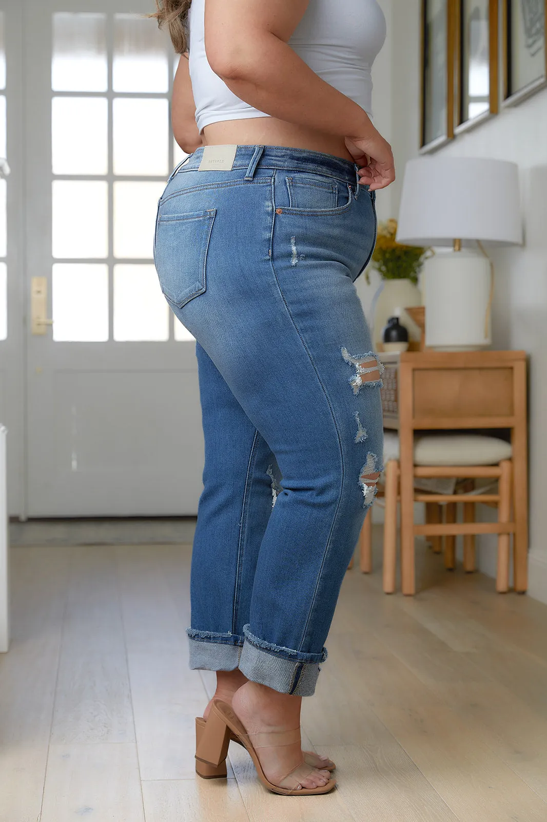 Belinda High Rise Distressed Straight Jeans (20,22)