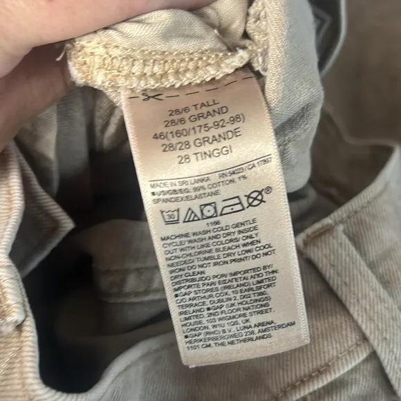 Gap 90’s loose mid rise jeans size 28/6 Tall