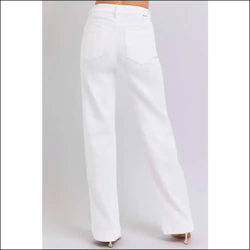 Jeans that Hug you Tighter than your Best Friend! Get your High Waist Straight Vibe! 💃