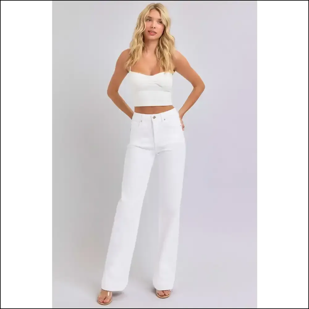 Jeans that Hug you Tighter than your Best Friend! Get your High Waist Straight Vibe! 💃