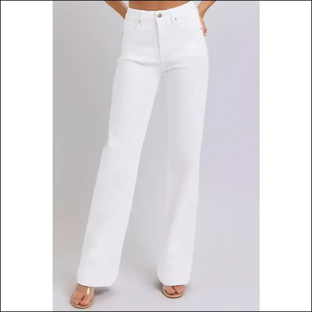 Jeans that Hug you Tighter than your Best Friend! Get your High Waist Straight Vibe! 💃
