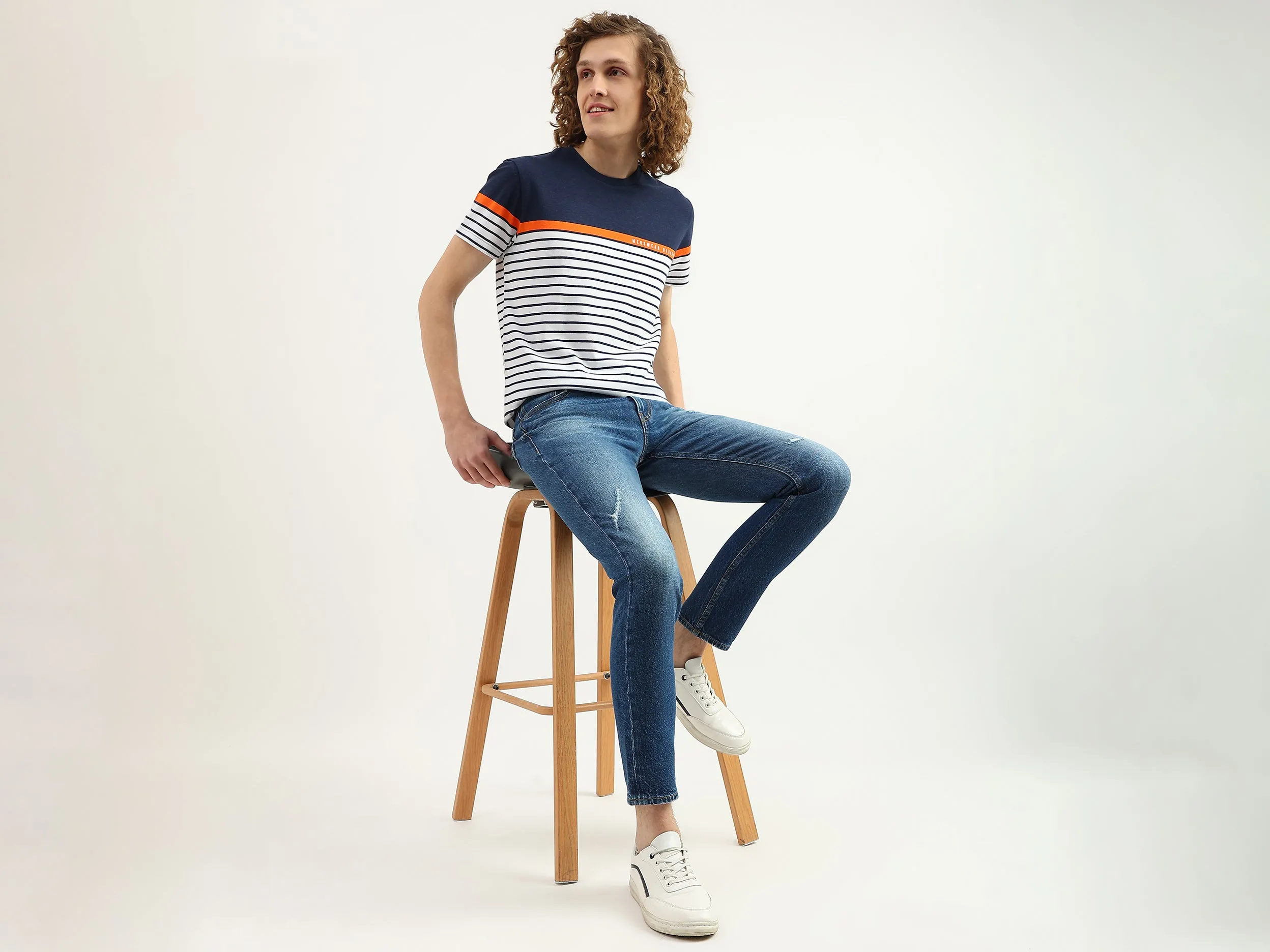 Men Solid Slim Tapered Fit Jeans