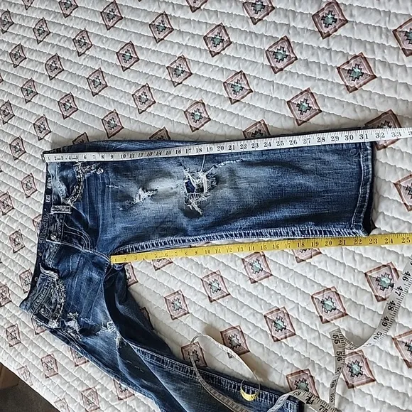 Miss Me Easy Cropped Jeans