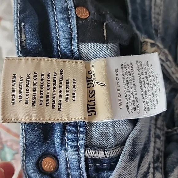 Miss Me Easy Cropped Jeans