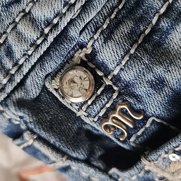Miss Me Easy Cropped Jeans
