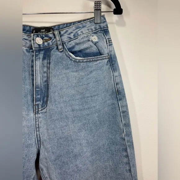 Missguided Jeans Women’s Size 2R Riot Highwaisted Busted Knee Mom Jean