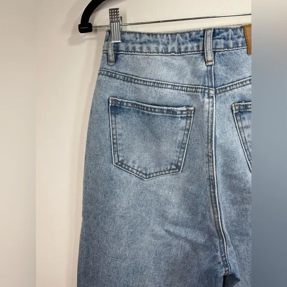 Missguided Jeans Women’s Size 2R Riot Highwaisted Busted Knee Mom Jean