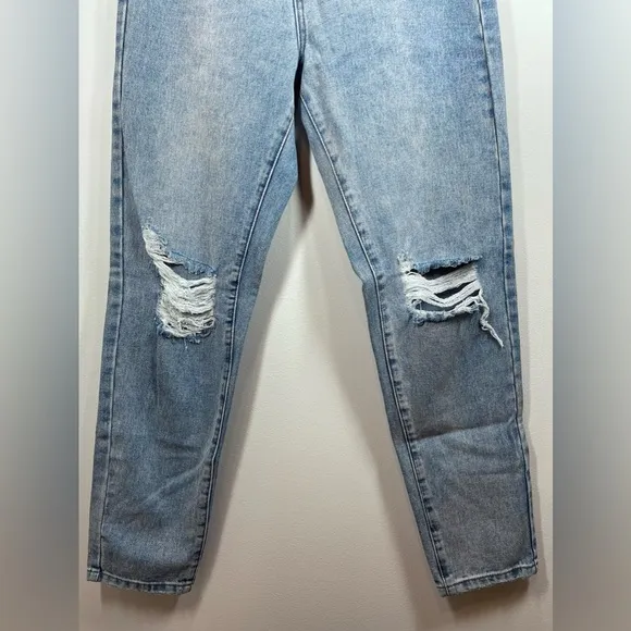 Missguided Jeans Women’s Size 2R Riot Highwaisted Busted Knee Mom Jean