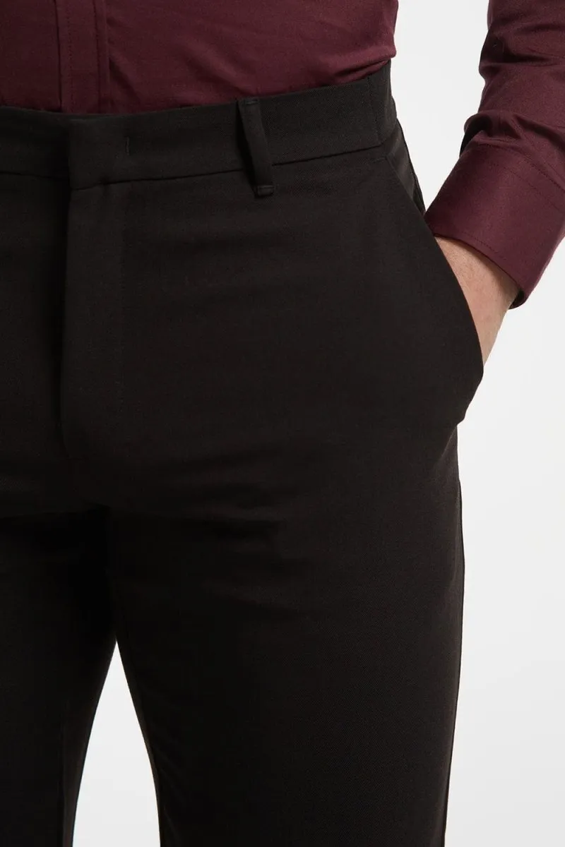 Muscle Fit Essential Trousers 2.0 in Black