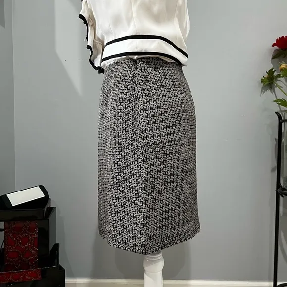 NEW Ann Taylor Silk Classic Tailored Two Tone Contrast A-Line Work Knee Skirt 8P
