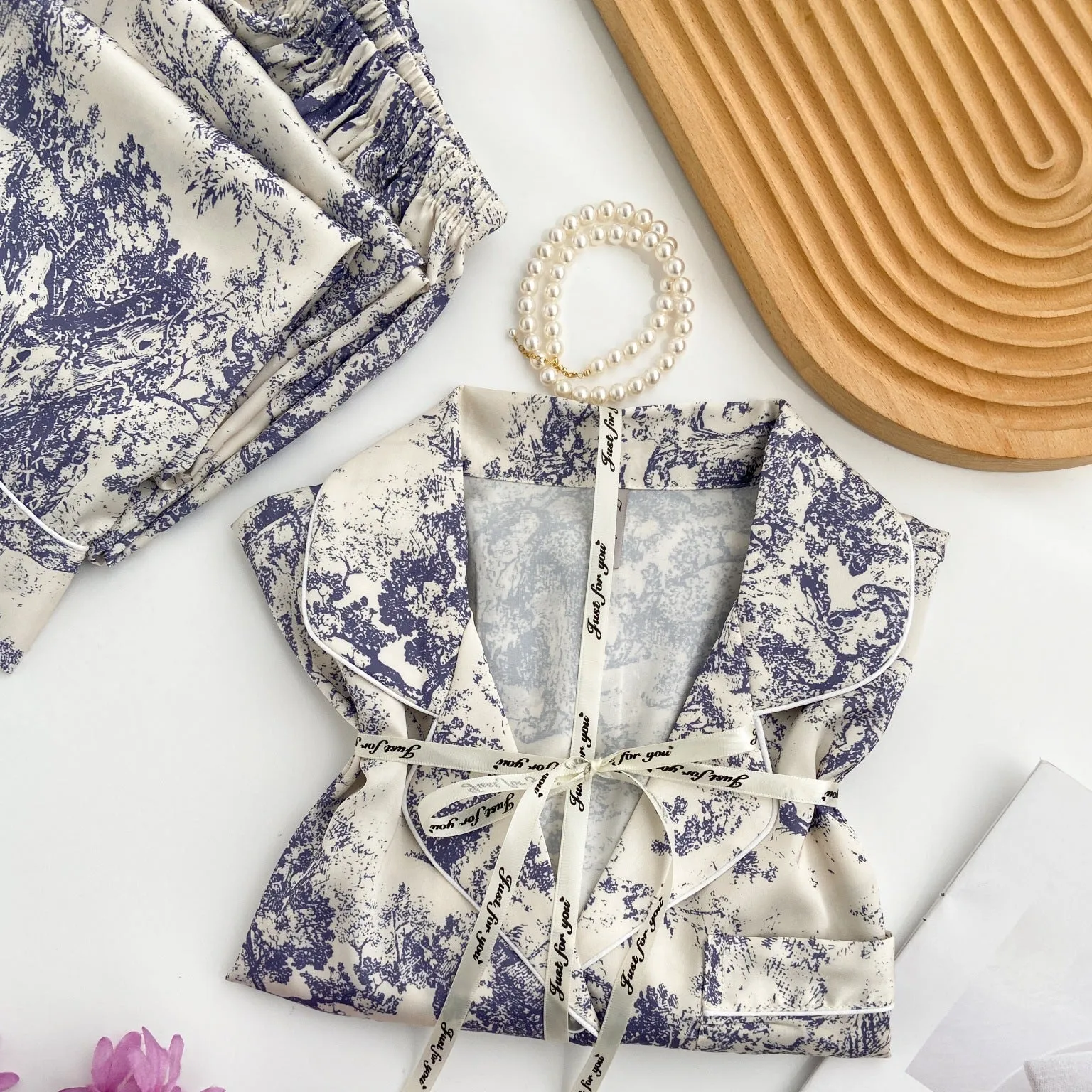 New Ink Printing Ice Silk Pajamas Women's Long-sleeved Homewear