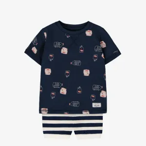 Pyjama deux pièces marine avec motif de bateaux dans une bouteille en doux coton, bébé.  || Two-piece navy pyjamas with ship-in-a-bottle all over print in soft cotton bottle, baby.