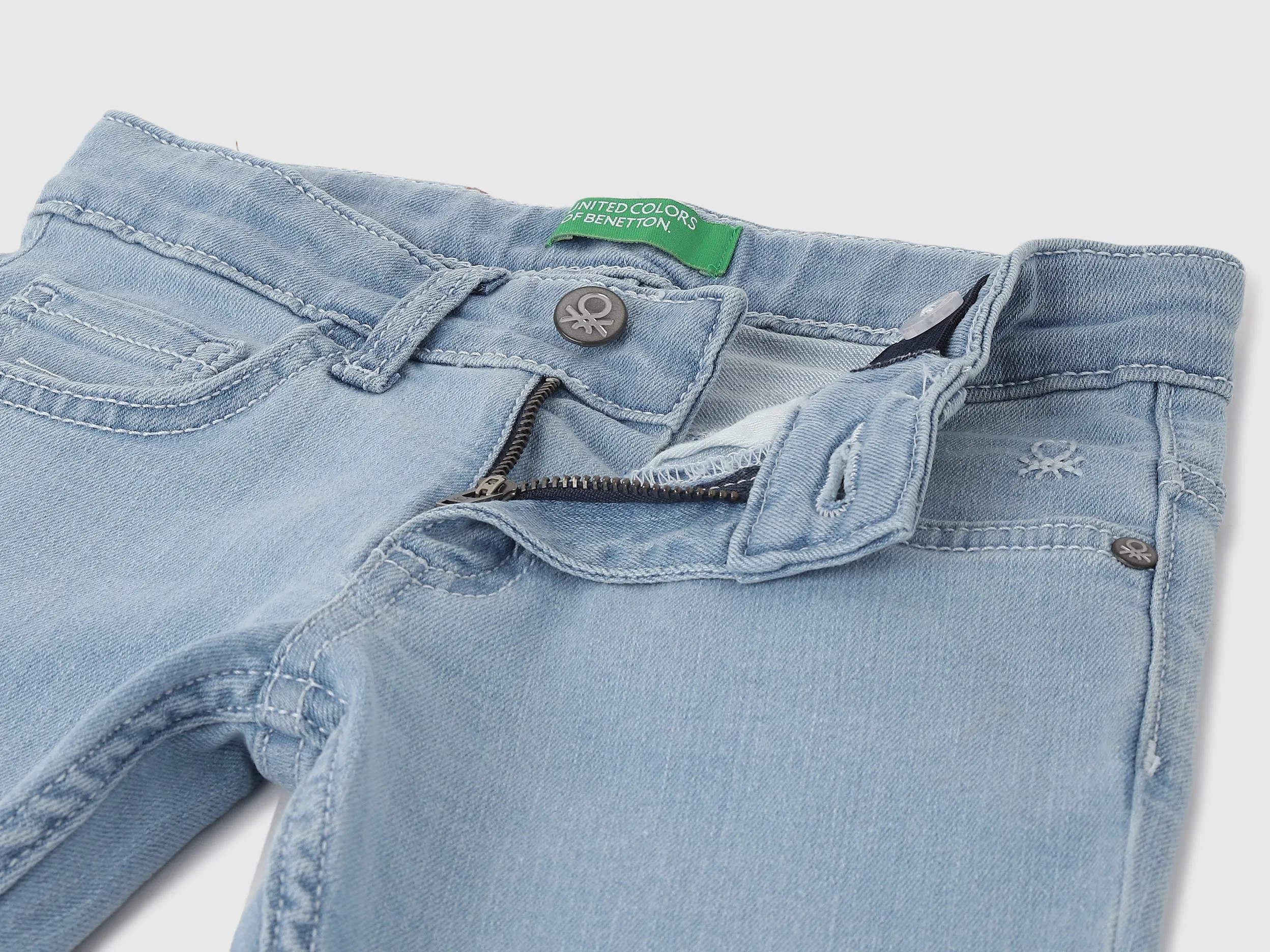 Solid Pattern Slim Fit Jeans
