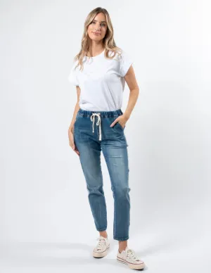 Stella Gemma Tavi Jean