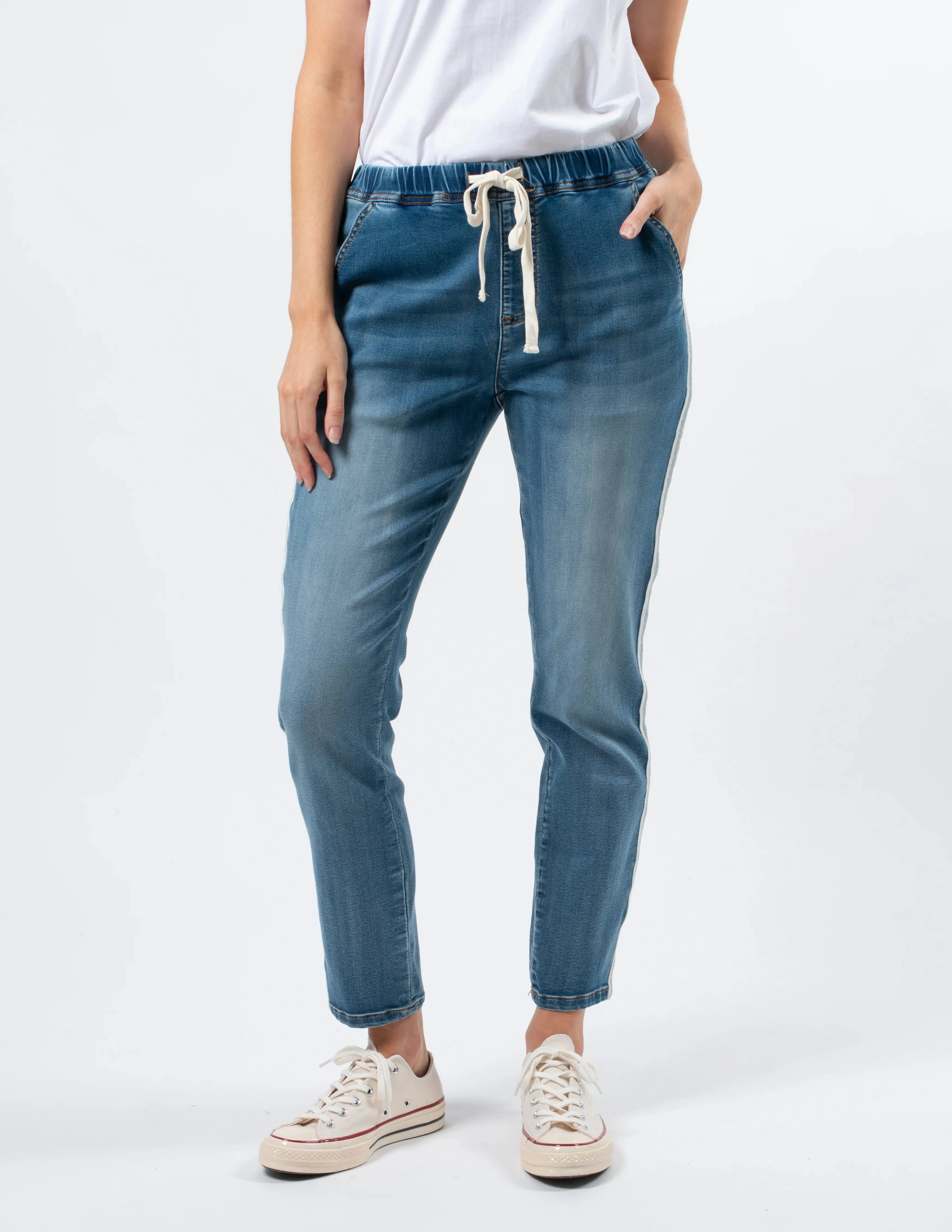 Stella Gemma Tavi Jean