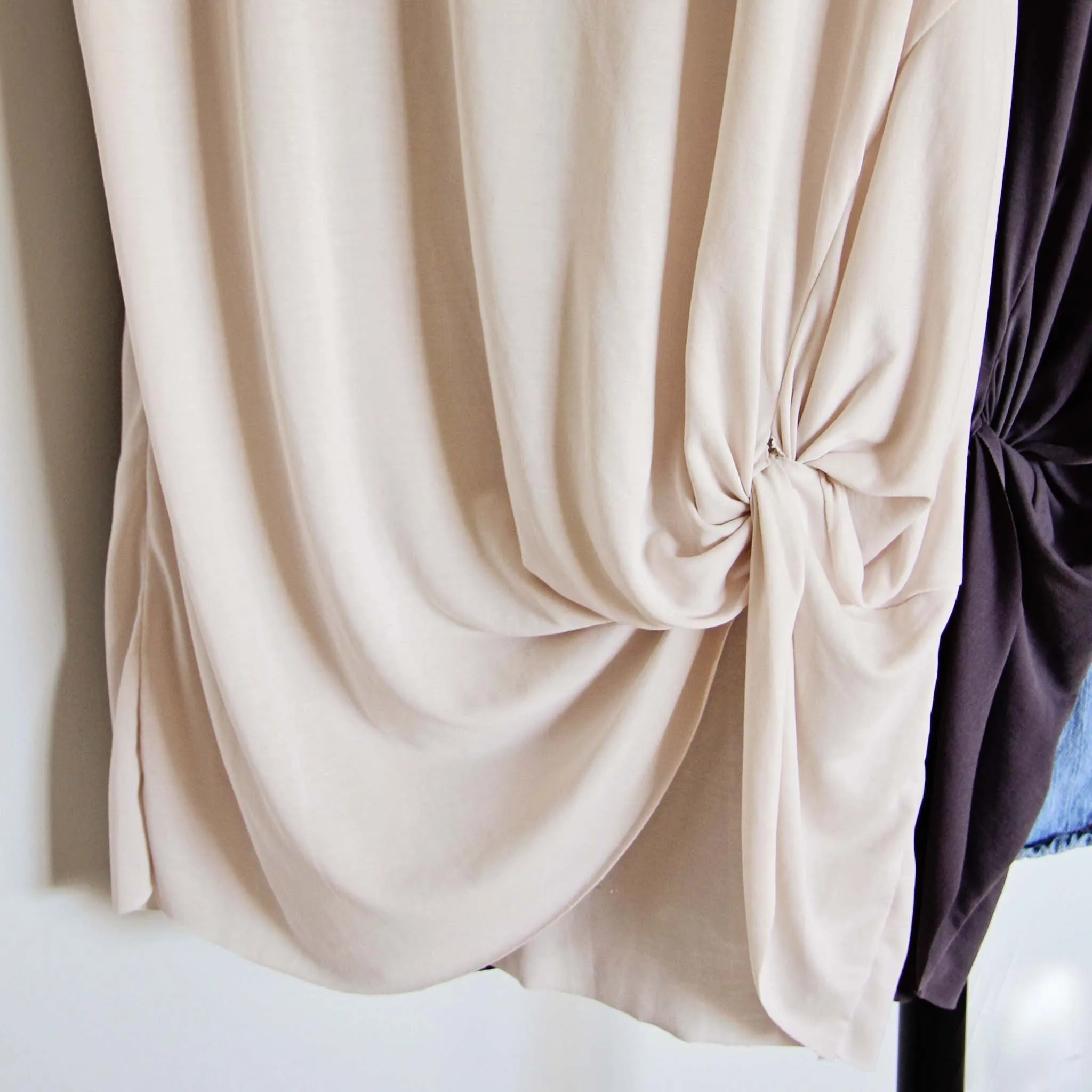 Sweet Knot Tee in Cream