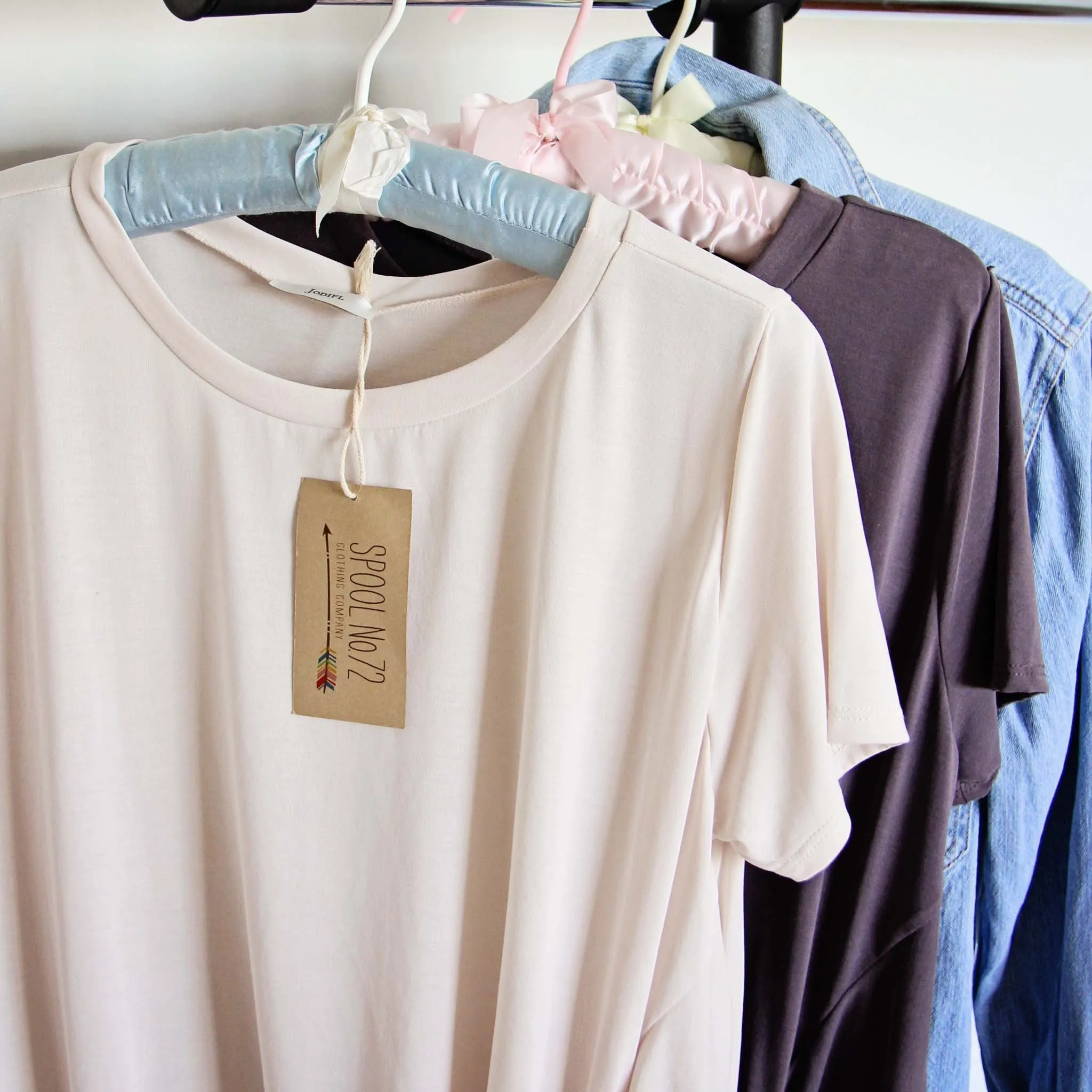 Sweet Knot Tee in Cream