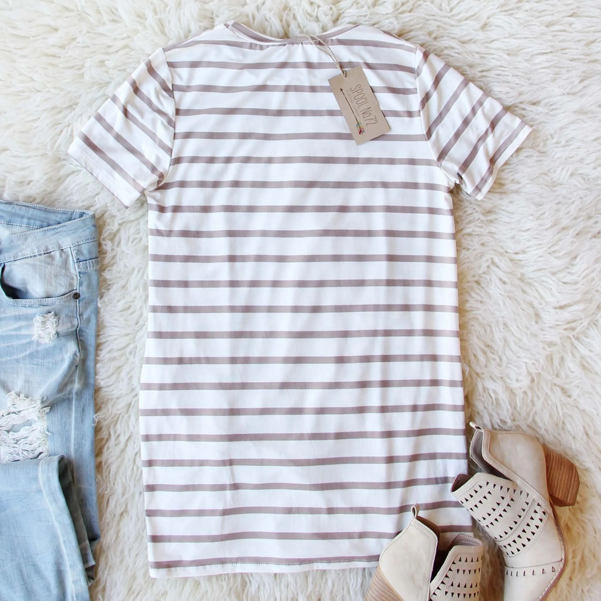 The Knot Tee in Taupe